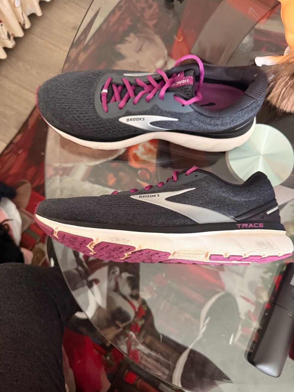 Brooks Women's Black and Pink/ Magenta Running Shoes - Picture 7 of 16